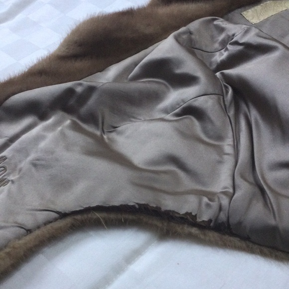 LORD & TAYLOR ..SPECIAL SALE Gorgeous Vintage Mink Stole - Picture 5 of 6
